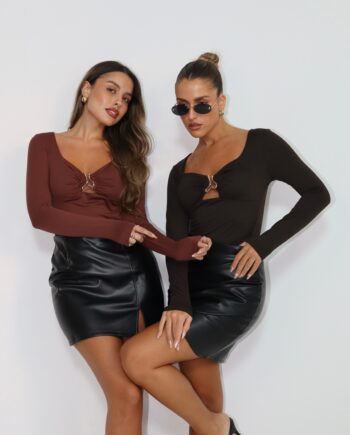 חולצות אבזם לייקרה